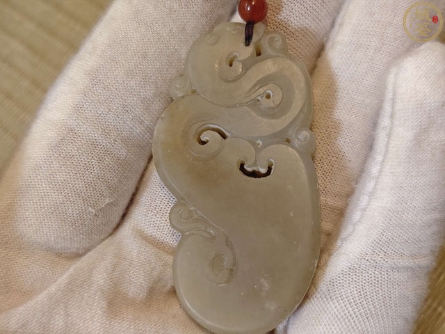 古玩玉器和田玉雕“龍鳳佩”真品鑒賞圖