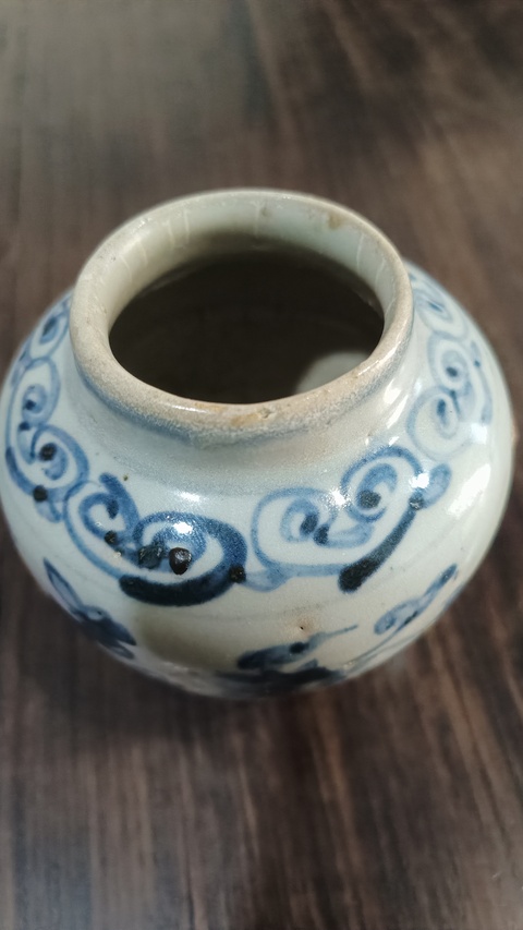 古玩陶瓷花卉紋青花罐真品鑒賞圖