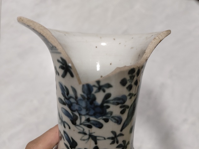 古玩陶瓷青花花鳥花觚真品鑒賞圖
