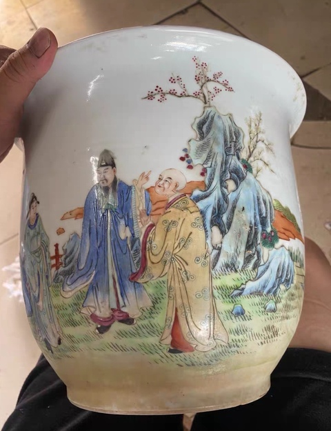 古玩陶瓷人物紋粉彩花盆真品鑒賞圖
