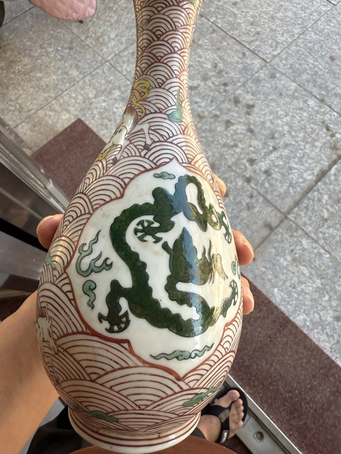 古玩陶瓷五彩海馬開窗龍紋玉壺春瓶真品鑒賞圖