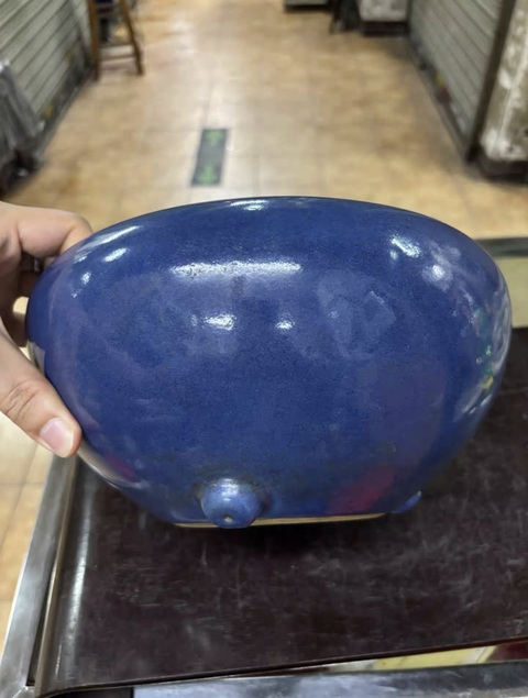 古玩陶瓷霽藍釉三乳足缽式香爐真品鑒賞圖