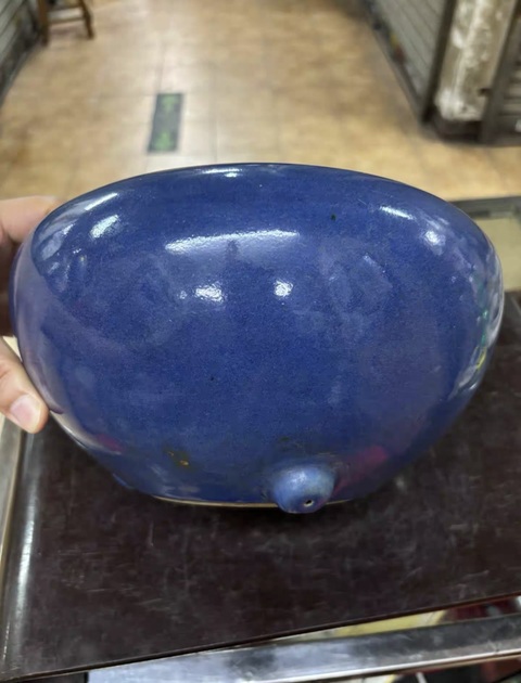 古玩陶瓷霽藍釉三乳足缽式香爐真品鑒賞圖