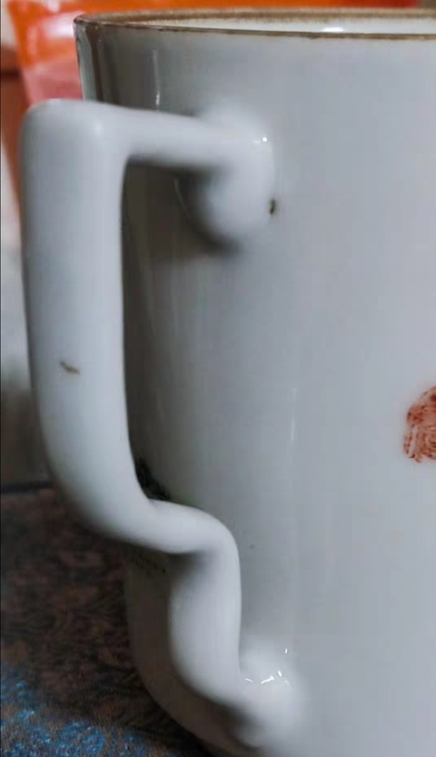 古玩陶瓷人物紋執杯真品鑒賞圖
