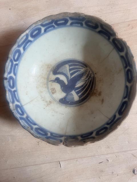 古玩陶瓷清中青花碗真品鑒賞圖