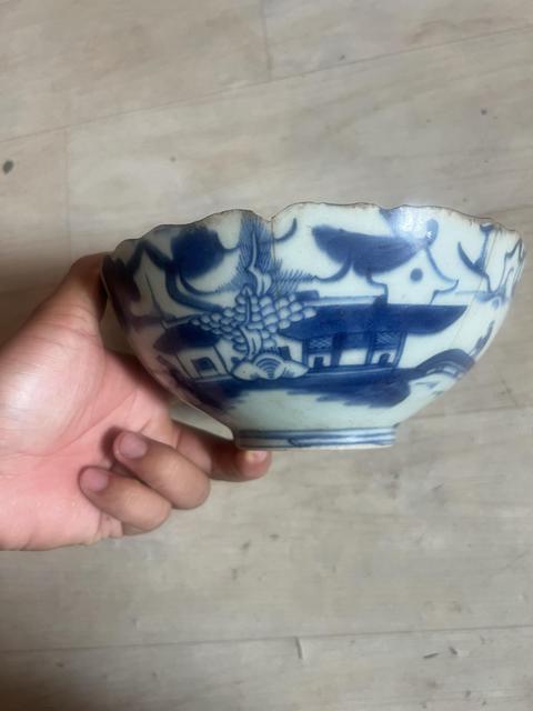 古玩陶瓷清中青花碗真品鑒賞圖