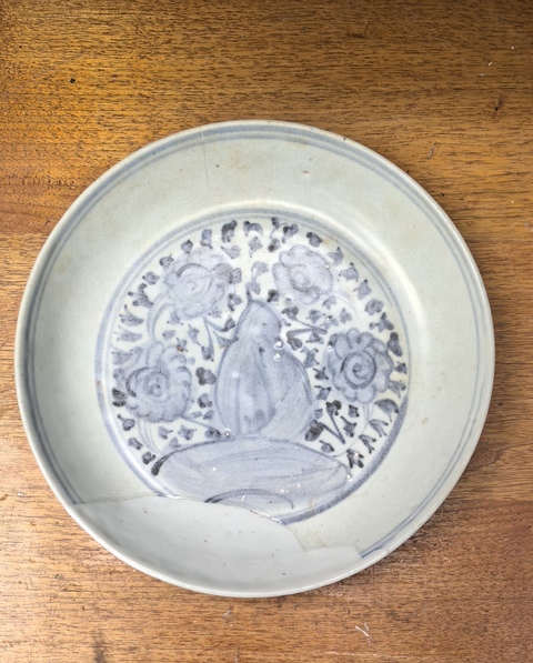 古玩陶瓷花卉紋青花盤標本真品鑒賞圖