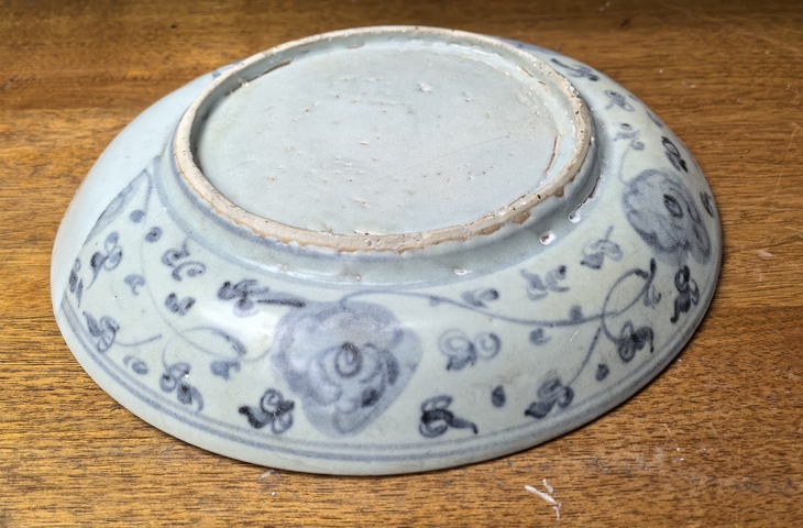 古玩陶瓷花卉紋青花盤標本真品鑒賞圖