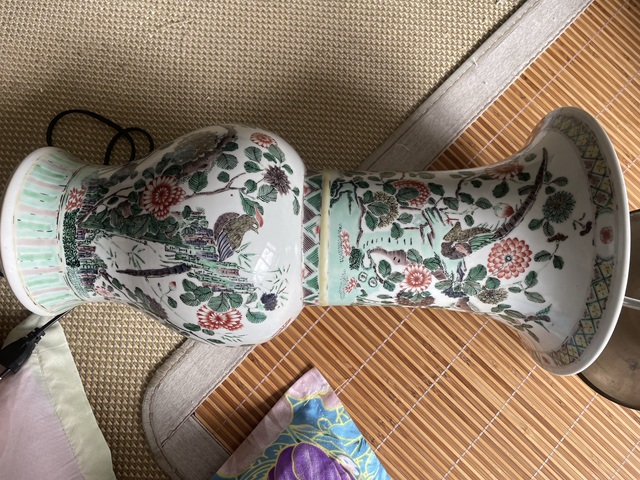 古玩陶瓷花鳥(niǎo)紋五彩鳳尾尊真品鑒賞圖