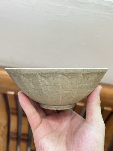 古玩陶瓷龍泉青瓷金村刻仰蓮紋碗真品鑒賞圖
