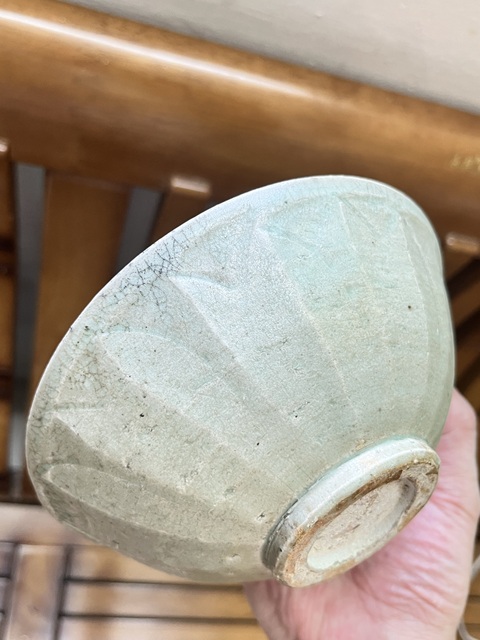 古玩陶瓷龍泉青瓷金村刻仰蓮紋碗真品鑒賞圖