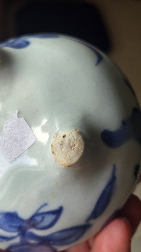 古玩陶瓷青花花卉紋三足爐真品鑒賞圖