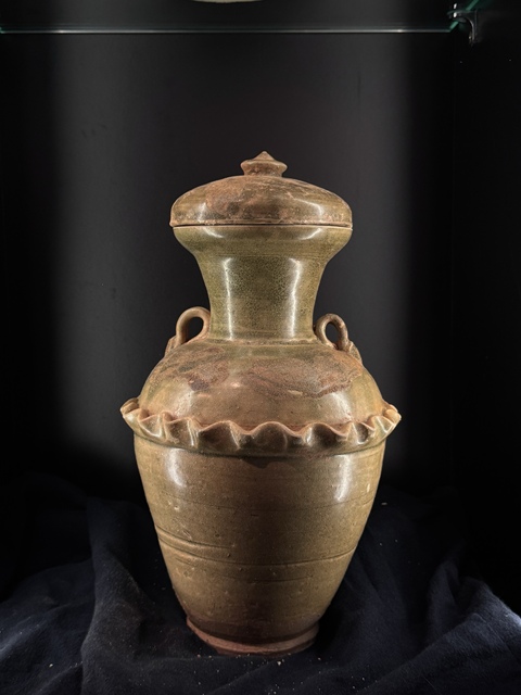 古玩陶瓷唐代青釉蓋罐真品鑒賞圖