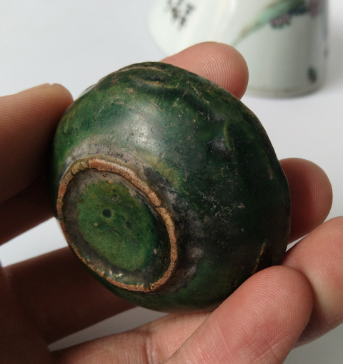 古玩陶瓷綠釉印花水盂真品鑒賞圖