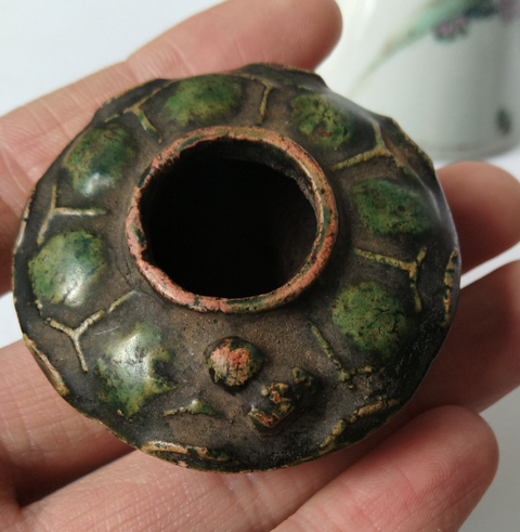 古玩陶瓷綠釉印花水盂真品鑒賞圖