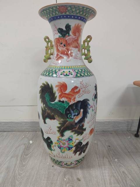 古玩陶瓷五彩獅子三百件賞瓶真品鑒賞圖