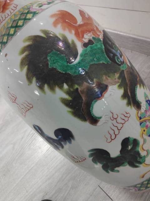 古玩陶瓷五彩獅子三百件賞瓶真品鑒賞圖