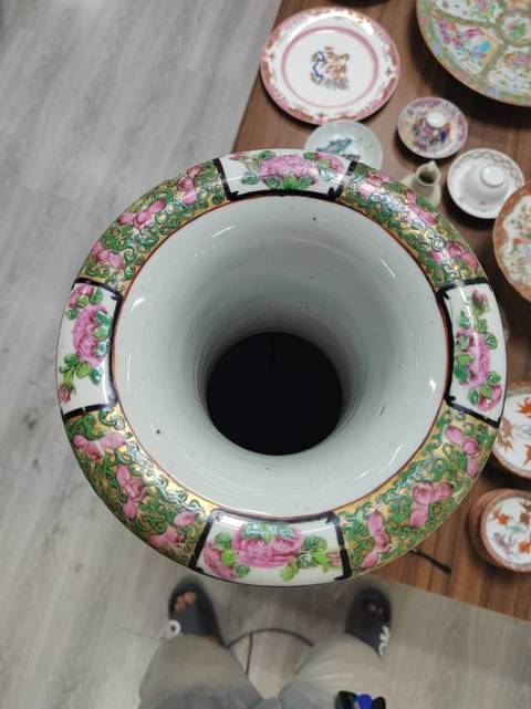 古玩陶瓷獸耳人物花卉瓶拍賣,當前價格16888元