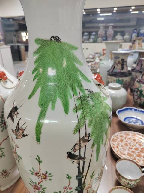古玩陶瓷杏林春燕300件大瓶拍賣,當前價格3888元