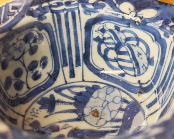 古玩陶瓷青花花卉克拉克花卉紋盤（日本瓷）真品鑒賞圖