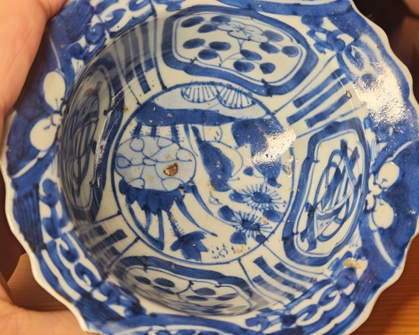 古玩陶瓷青花花卉克拉克花卉紋盤（日本瓷）真品鑒賞圖