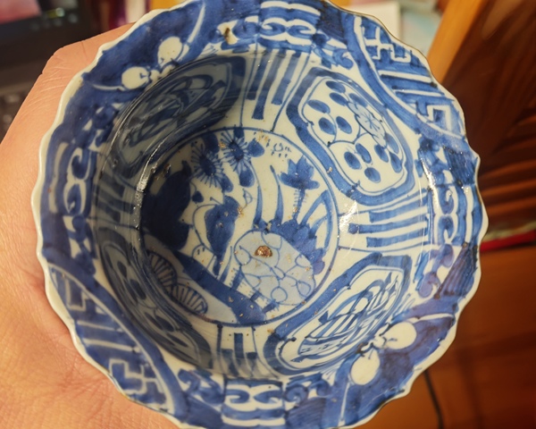 古玩陶瓷青花花卉克拉克花卉紋盤（日本瓷）真品鑒賞圖