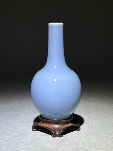 古玩陶瓷天藍(lán)釉小天球瓶真品鑒賞圖
