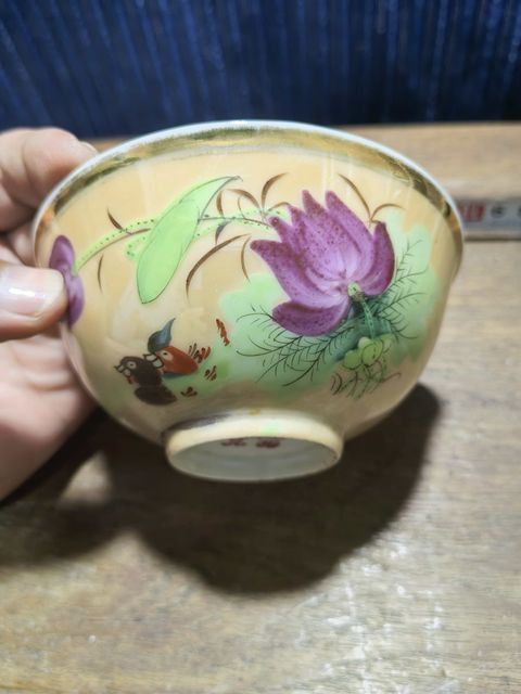 古玩陶瓷鴛鴦花卉紋碗真品鑒賞圖