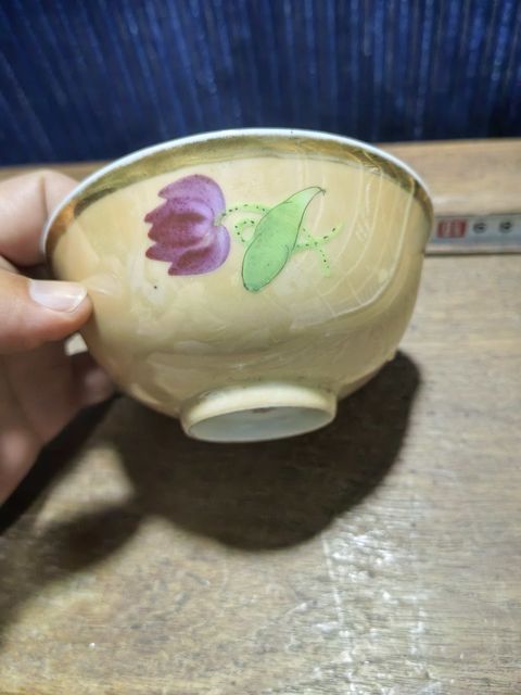 古玩陶瓷鴛鴦花卉紋碗真品鑒賞圖