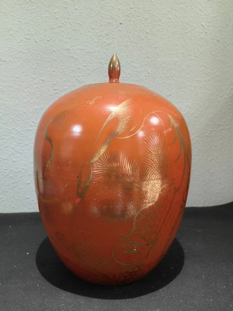 古玩陶瓷珊瑚紅描金冬瓜罐真品鑒賞圖