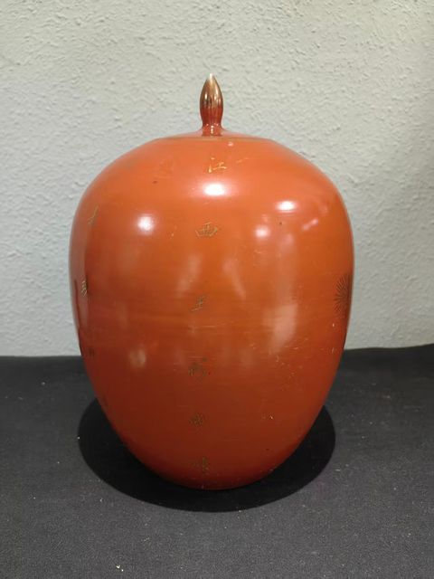 古玩陶瓷珊瑚紅描金冬瓜罐真品鑒賞圖
