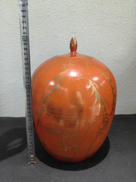 古玩陶瓷珊瑚紅描金冬瓜罐真品鑒賞圖