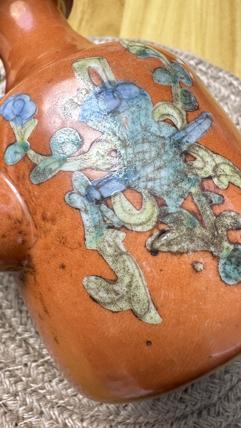 古玩陶瓷珊瑚紅粉彩花卉紋酒壺真品鑒賞圖