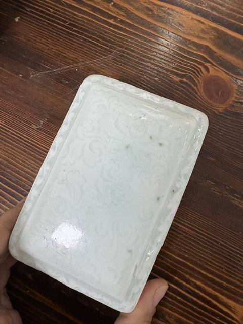 古玩陶瓷白釉蓋盒真品鑒賞圖