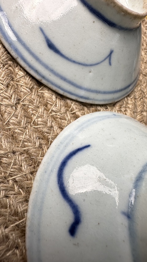 古玩陶瓷青花淡描花卉紋盤真品鑒賞圖