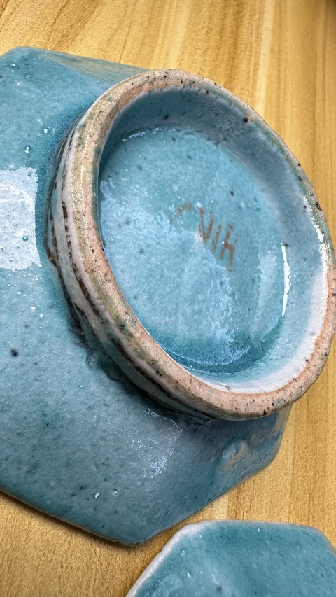 古玩陶瓷黃地粉彩花卉紋盤真品鑒賞圖