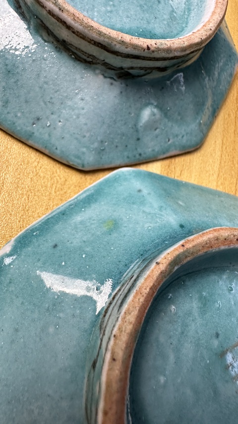 古玩陶瓷黃地粉彩花卉紋盤真品鑒賞圖