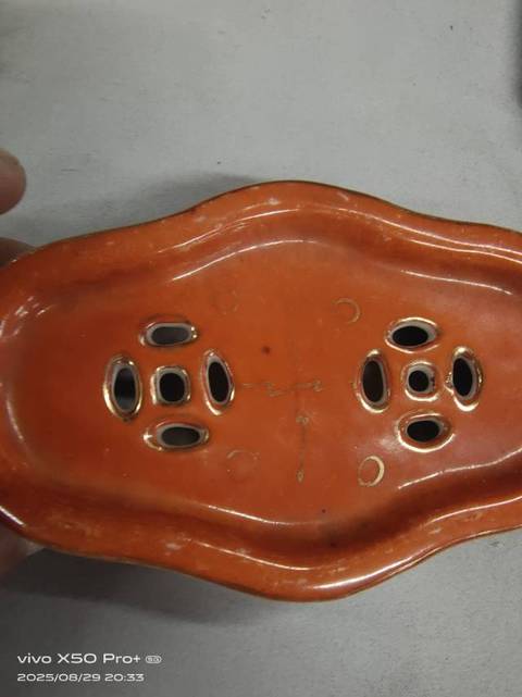 古玩陶瓷珊瑚紅描金蛐蛐罐真品鑒賞圖