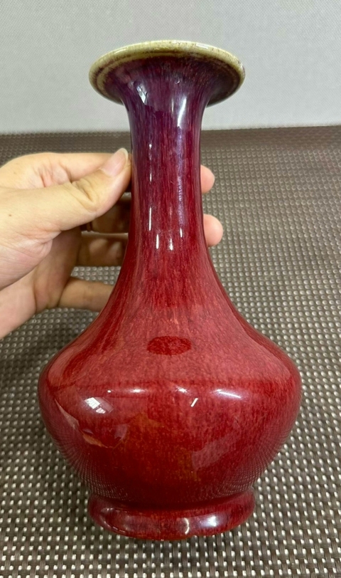 古玩陶瓷窯變紅釉長頸撇口瓶真品鑒賞圖