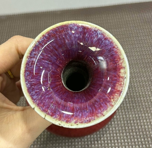 古玩陶瓷窯變紅釉長頸撇口瓶真品鑒賞圖