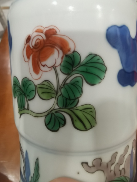 古玩陶瓷青花五彩三多紋截口花觚真品鑒賞圖