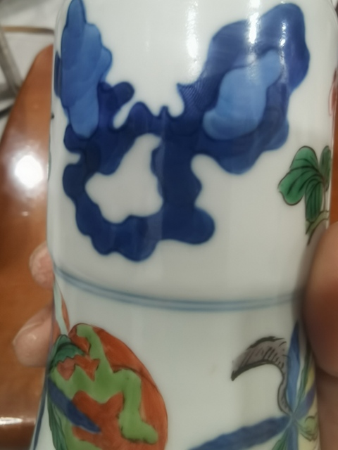 古玩陶瓷青花五彩三多紋截口花觚真品鑒賞圖