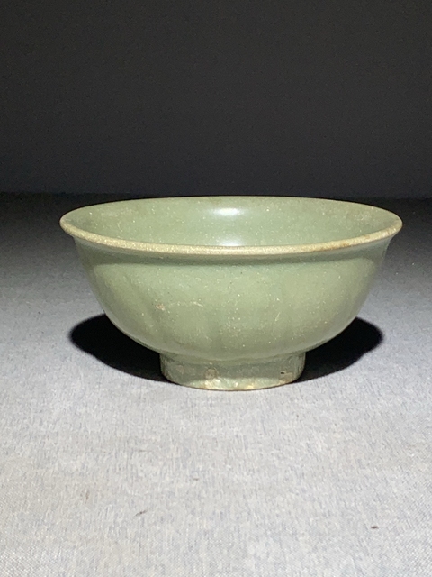 古玩陶瓷【館藏級精品】元:龍泉青瓷刻仰蓮紋碗【頂級龍泉梅子青釉】拍賣,當前價格0元