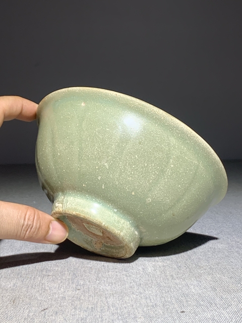 古玩陶瓷【館藏級精品】元:龍泉青瓷刻仰蓮紋碗【頂級龍泉梅子青釉】拍賣,當前價格0元