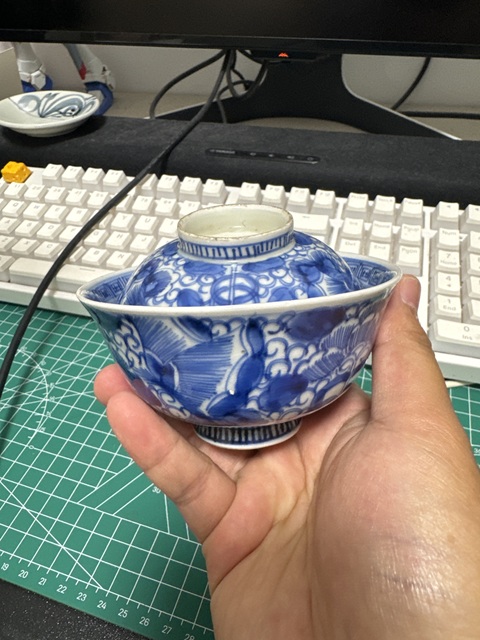 古玩陶瓷日本明治青花花卉紋蓋碗真品鑒賞圖