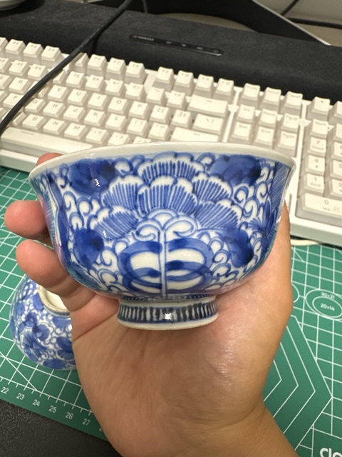 古玩陶瓷日本明治青花花卉紋蓋碗真品鑒賞圖