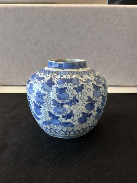 古玩陶瓷花果紋青花瓜棱花口罐真品鑒賞圖