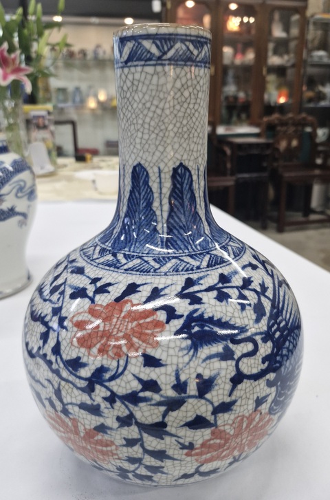 古玩陶瓷哥釉青花釉里紅鳳紋瓶真品鑒賞圖