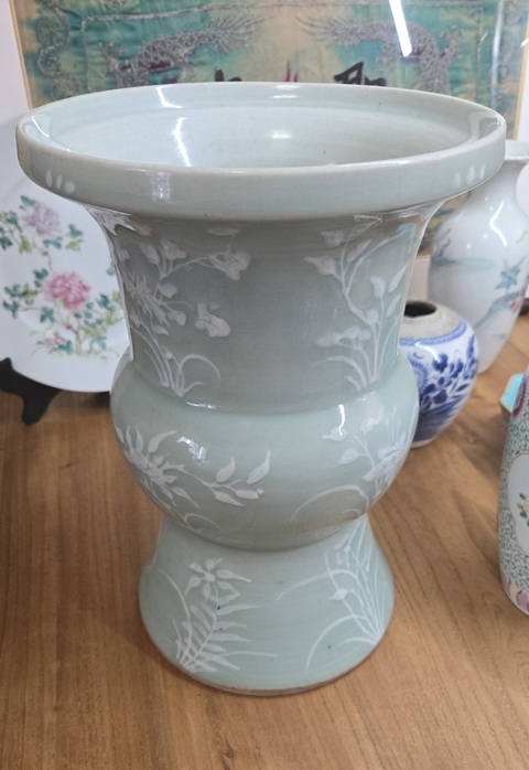 古玩陶瓷豆青釉加白尊真品鑒賞圖