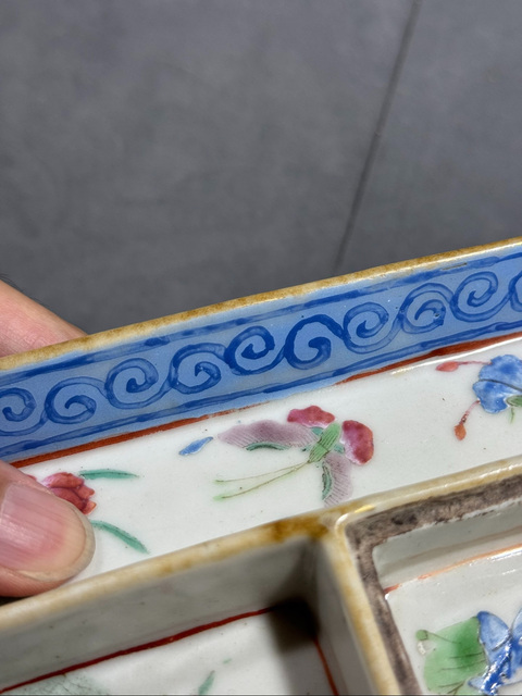 古玩陶瓷人物紋粉彩格盤真品鑒賞圖